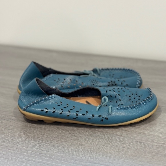 Walking Blue Women’s Stitched Leather Knobbing Sole Slip Ons Size 39 - Picture 6 of 8